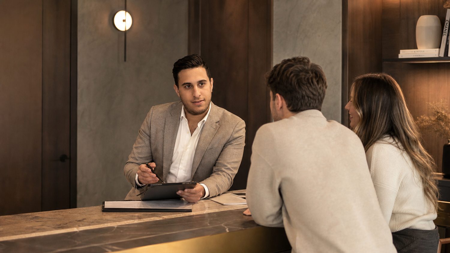 Anthony Delli Fraine advising clients